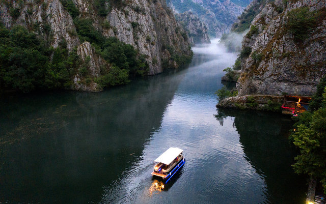 Matka Kanyonu: Kuzey Makedonya'nın Doğal Cenneti