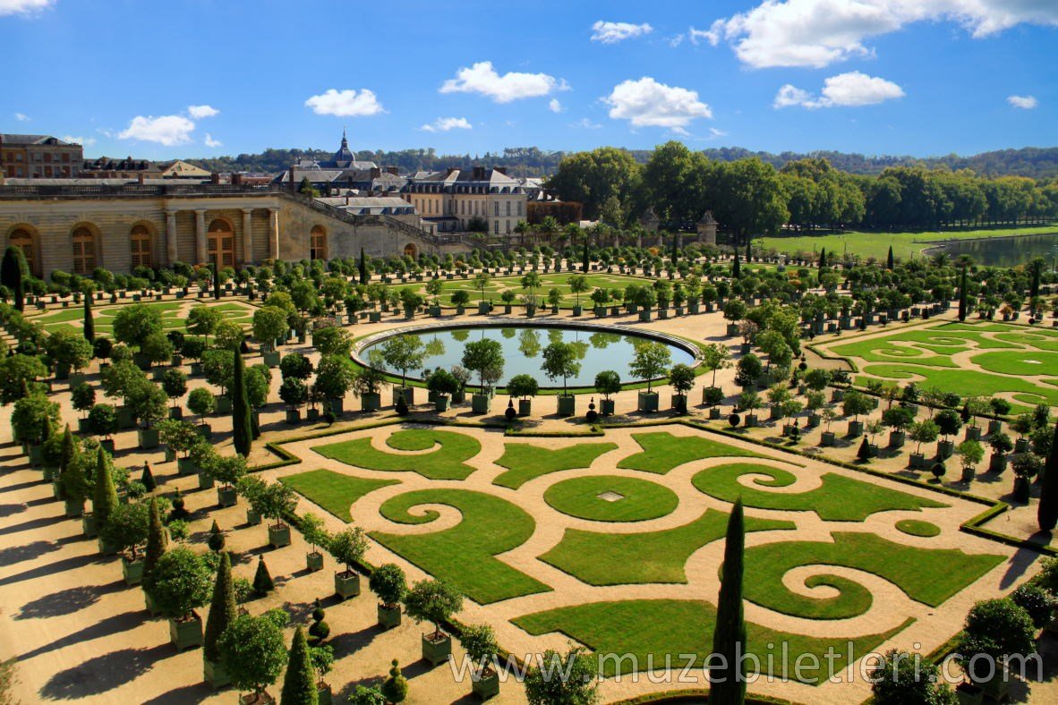 Barok Dönemi’nin Büyüleyici Sanat Yapıtı: Versay Sarayı