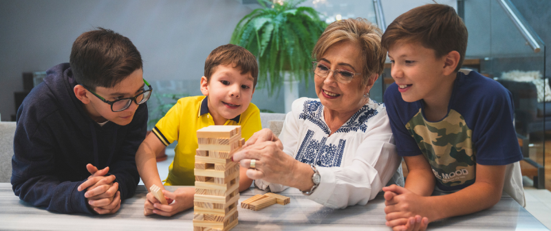 Jenga Oyunu: Tahta Üzerinde Dengeli Bir Deneyim